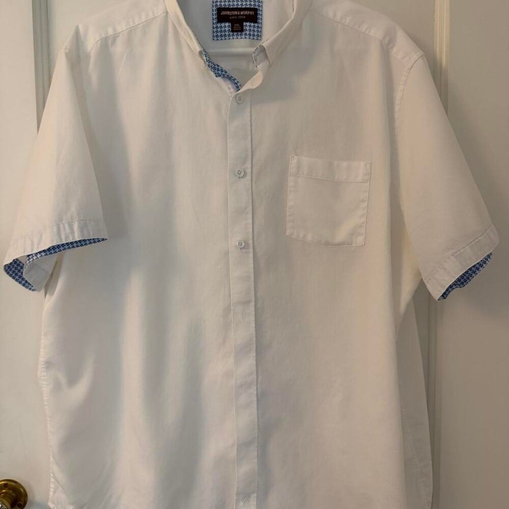 Johnston & Murphy white short sleeve button up shirt with blue checkered trim on